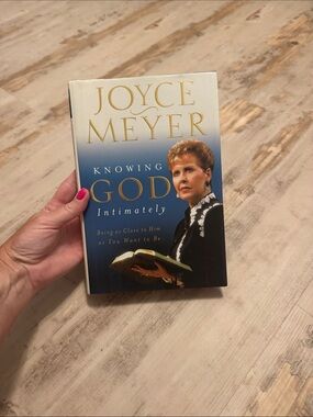 Joyce Meyer "Knowing God Intimately" Hardcover - Blue & White